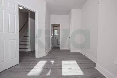 Main picture of 653 E Wishart St