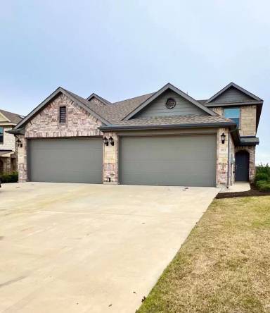 Main picture of 4921 Sanger Circle Dr