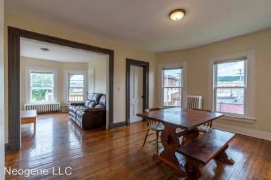 Main picture of 146 Beethoven St
