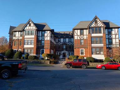 Main picture of 701 W Locust St
