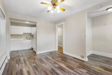 Main picture of 235 Tacoma Ave S