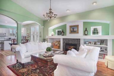 Main picture of 611 Brookstone St