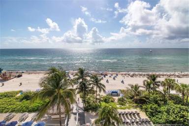 Main picture of 17315 Collins Ave
