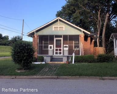 Main picture of 104 Forsythe St