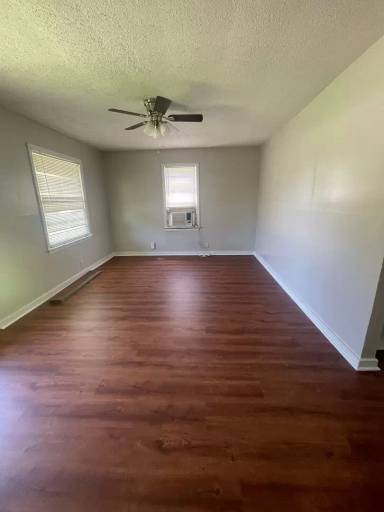 Main picture of 1003 Meadow Dr NW