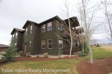 Main picture of 715 Moraine Ct