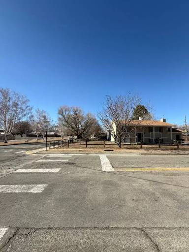 Main picture of 201 N Park St