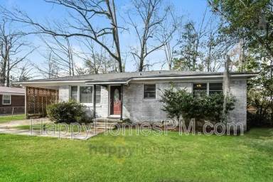 Main picture of 825 Savage Rd