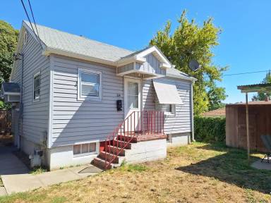 Main picture of 114 NW 9th St