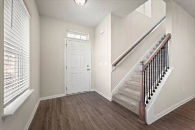 Main picture of 54 Saint Barts Ave