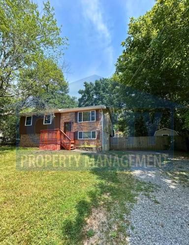 Main picture of 2805 Midfield Cir SE