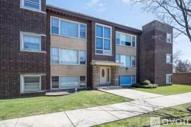 Main picture of 5530 W Lawrence Ave