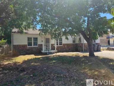 Main picture of 2120 NW Lake Ave