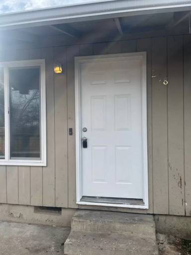 Main picture of 210 Benson St