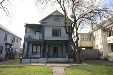 Main picture of 410 E Locust St