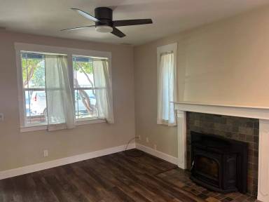 Main picture of 301 Creekside Way