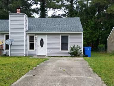 Main picture of 121 Corey Cir