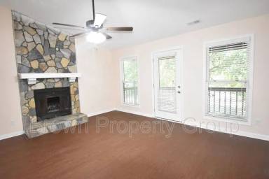 Main picture of 1886 Tryon Dr