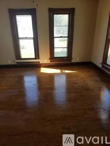 Main picture of 2522 Olive St