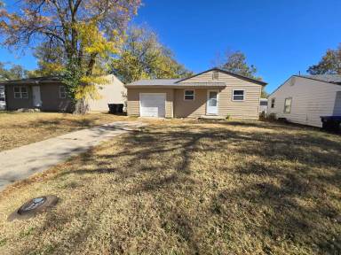 Main picture of 3136 SE Fremont St