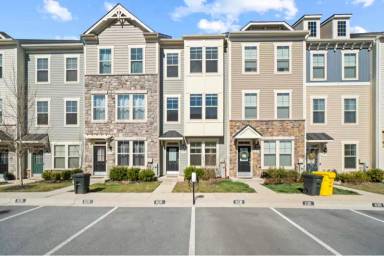 Main picture of 828 Jarrett Ln