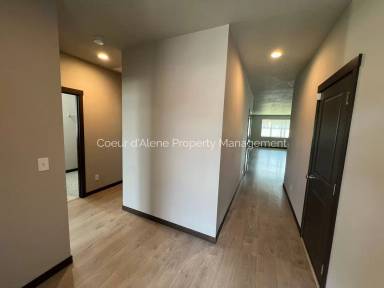 Main picture of 246 N Olivewood Ln