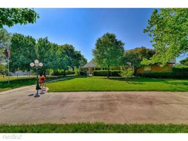 Main picture of 216 Berry Dr