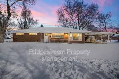 Main picture of 5912 Bavaria Pl