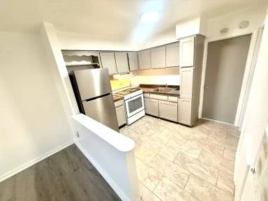 Main picture of 800 Cedar St