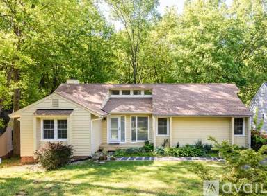 Main picture of 2605 Wicklow Loop