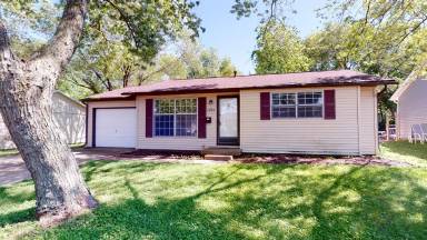 Main picture of 1101 W Nixon Dr