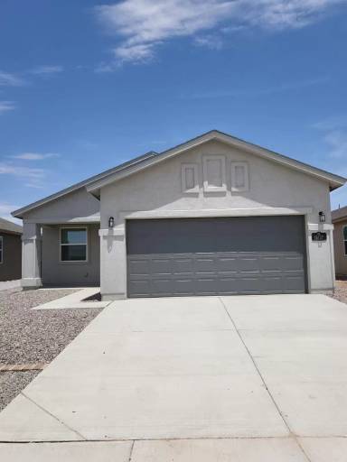 Main picture of 15137 Ambition Ave