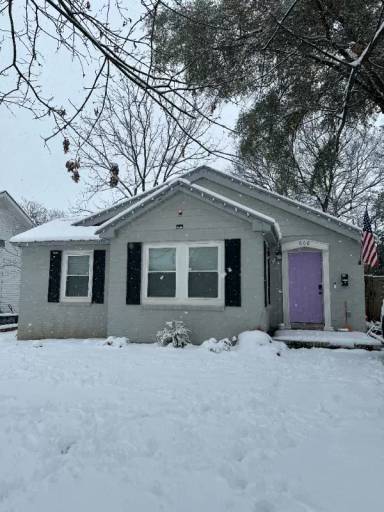 Main picture of 606 E Mobile St