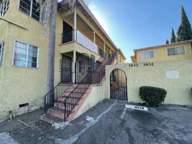 Main picture of 3828 Boundary St
