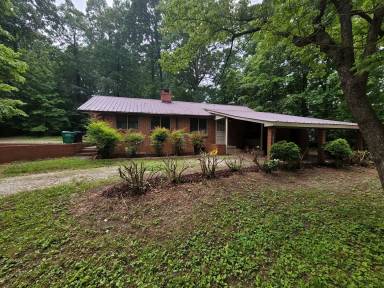 Main picture of 2104 Gordon Rd