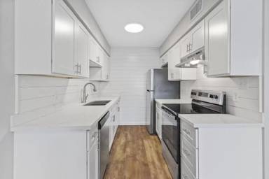Main picture of 270 Bruce Cir