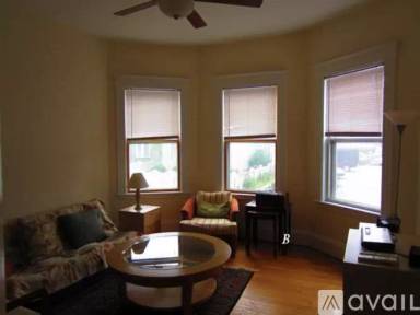 Main picture of 10 Pleasant St