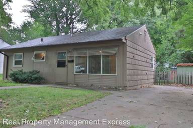 Main picture of 2912 S Walts Ave