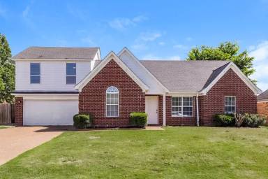Main picture of 7364 Wendy Way