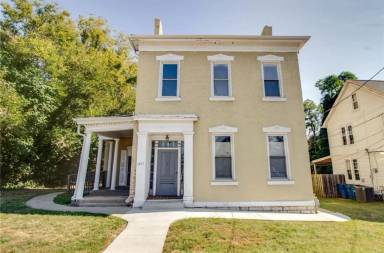 Main picture of 1011 State St