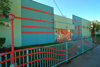 Main picture of 17808 Saticoy St