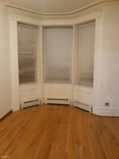 Main picture of 122 Bay 43rd St