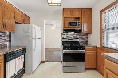 Main picture of 3737 Minnehaha Ave
