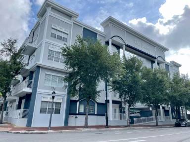 Main picture of 230 SW 2nd Ave