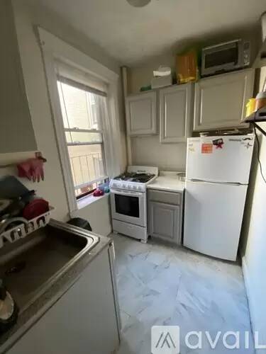 Main picture of 352 Riverway