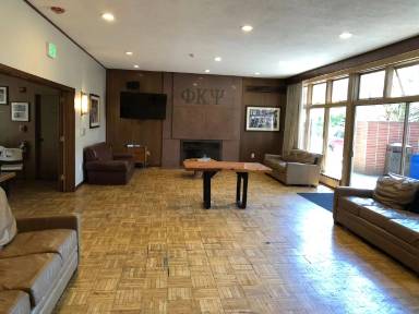 Main picture of 2424 Warring St