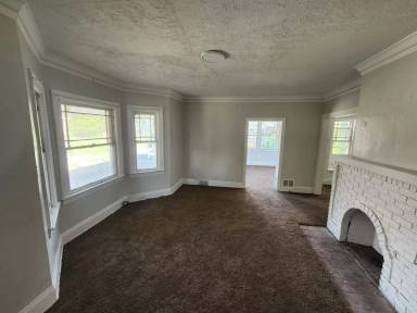 Main picture of 974 Eddy Rd