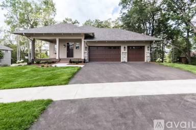 Main picture of 5165 Ranchview Ln N