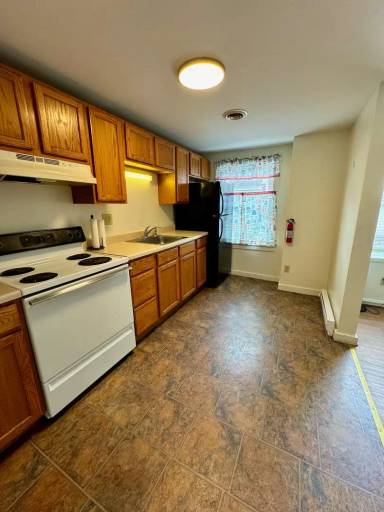 Main picture of 10 S Main St