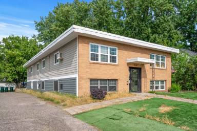 Main picture of 3948 5th St NE